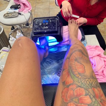 Tanzi Nails - Worst pedicure I ever had hate I have to pay for this sh* . - Nail Salons Near Me - Duluth, Georgia