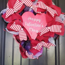 Amanda's Gift Shop - Antiques & Resale - Valentines wreath