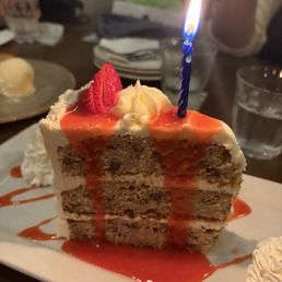 Hummingbird cake... 10/10. So hard to find in restaurants these days. Hummingbird cake... 10/10. So hard to find in restaurants these days.