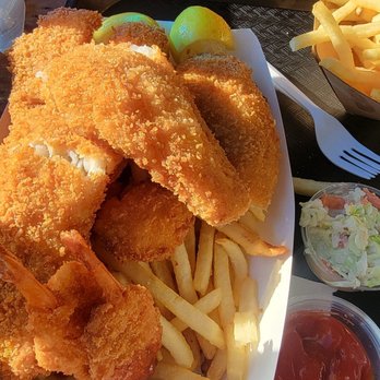 Neptune's Net - Late lunch - Seafood Near Me - Malibu, California
