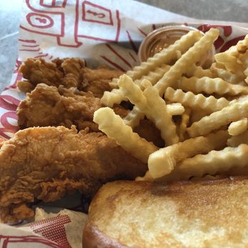Raising Cane's Chicken Fingers - First time! 3 piece tender combo - Chicken Shop Near Me - Corona, California Raising Cane's Chicken Fingers - First time! 3 piece tender combo - Chicken Shop Near Me - Corona, California