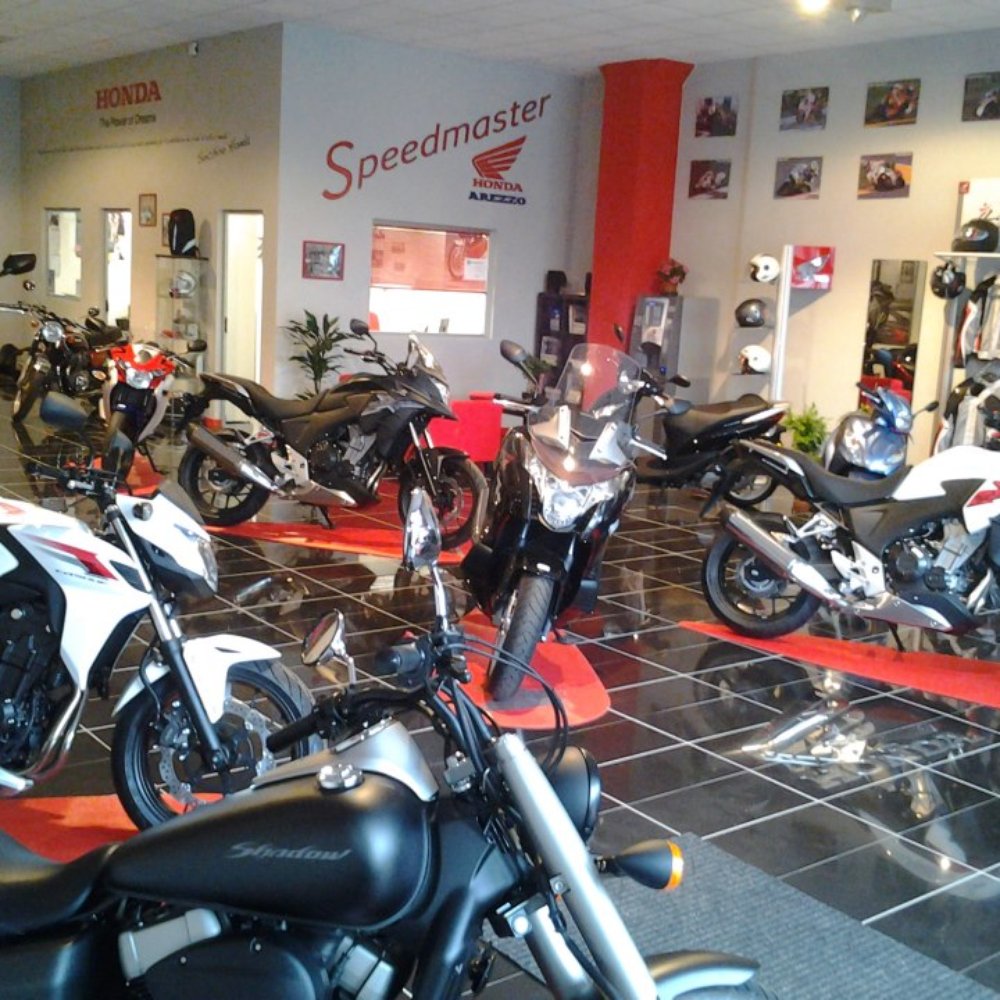 HOW ONE MAN SAVED THE \, image size:1000x1000