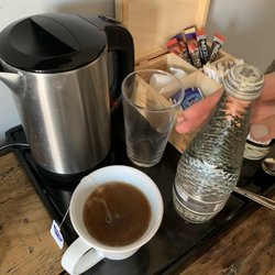 Onley Arms - Tea kettle in room