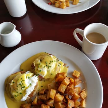 Pilothouse Restaurant - Crab Cake Eggs Benedict (on top) and Eggs Benedict - New American Near Me - Sacramento, California
