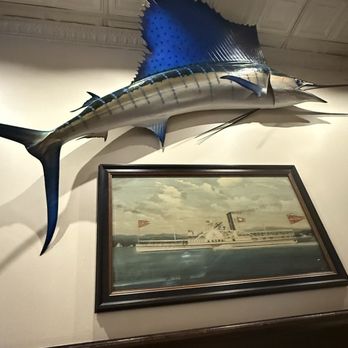 Hugo's Frog Bar & Fish House - Seafood Near Me - Chicago, Illinois