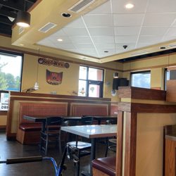 Pizza Hut - Seating area