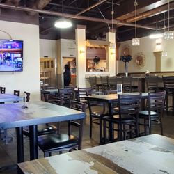 Truth Breakfast Bar And Grill - Dining area
