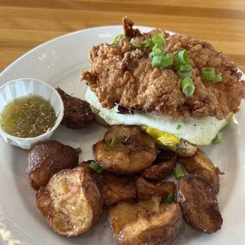 Phoebe's Diner - fried chicken biscuit plate - American Near Me - Austin, Texas Phoebe's Diner - fried chicken biscuit plate - American Near Me - Austin, Texas
