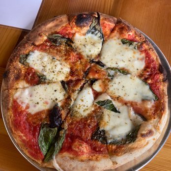 Hairy Cow Brewing Company - Margherita pizza - Brewpubs Near Me - Byron, Illinois