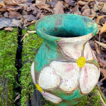 Julie Berkowitz Ceramics - Flowering dogwood bud vase - Art Classes Near Me - Chapel Hill, North Carolina Julie Berkowitz Ceramics - Flowering dogwood bud vase - Art Classes Near Me - Chapel Hill, North Carolina