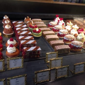 Ladurée - Pastry beautiful and tasty - Tea Rooms Near Me - Paris, 75