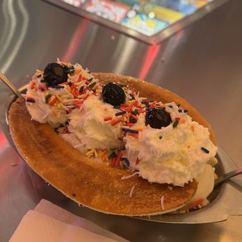 Fluffy McCloud's - Caramamized bananas and delicious cherries - Ice Cream & Frozen Yogurt Near Me - Los Angeles, California Fluffy McCloud's - Caramamized bananas and delicious cherries - Ice Cream & Frozen Yogurt Near Me - Los Angeles, California