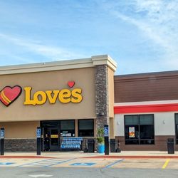 Love's Travel Stop - Exterior of store