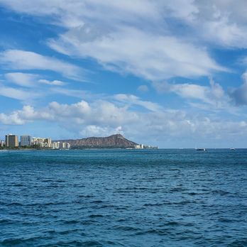 Makani Catamaran - Boating Near Me - Honolulu, Hawaii