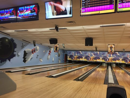 Woodcrest Lanes