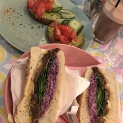 Corner Bakery - Pulled beef broodjes + avocado smash toast