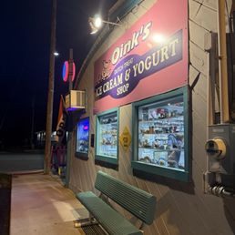 Oinks Ice Cream shop