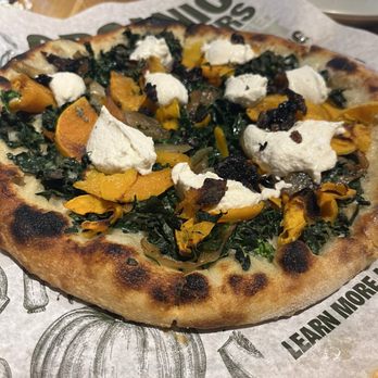 True Food Kitchen - Butternut squash pizza - Vegetarian Near Me - Plano, Texas True Food Kitchen - Butternut squash pizza - Vegetarian Near Me - Plano, Texas