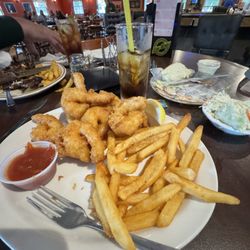 Spikehorn Restaurant & Lounge - Shrimp and fries
