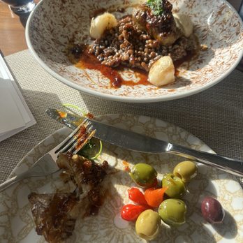 1906 Fine Dining - Appetizers: warm smoked olives and crispy sunchokes - New American Near Me - Kennett Square, Pennsylvania 1906 Fine Dining - Appetizers: warm smoked olives and crispy sunchokes - New American Near Me - Kennett Square, Pennsylvania