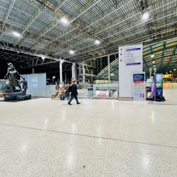 London Waterloo Station - Inside Waterloo station