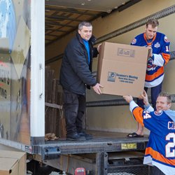 Seamens Moving - With the Bridgeport Sound Tigers Hockey players.