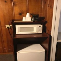 Pine Cone Motel - Coffee maker, microwave, and fridge