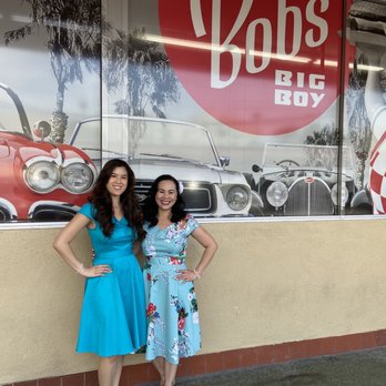 Bob’s Big Boy - The back parking lot - American Near Me - Burbank, California