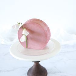 Delaney's Desserts - Unique cake top forward design