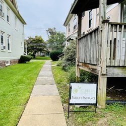 Abbella Dental Care - Walkway to front door, follow the sign!