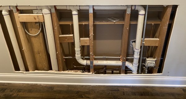 Royal Plumbing Inc Logo