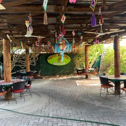 Tutti Frutti - Outdoor patio