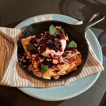 Medi Kitchen & Cocktail - Baklava ice cream skillet - Mediterranean Near Me - Chicago, Illinois