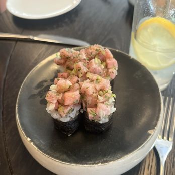 RO Restaurant & Lounge - Chu toro roll - Lounges Near Me - Yountville, California