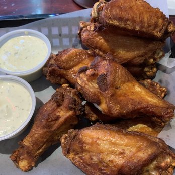 Wingzup - Golden wings with ranch and jalapeño ranch - Chicken Wings Near Me - Austin, Texas Wingzup - Golden wings with ranch and jalapeño ranch - Chicken Wings Near Me - Austin, Texas