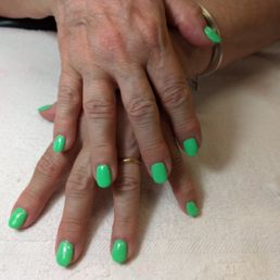 Hollywood Nails has been my nail salon for several months now. I always look forward to going for a new color or artwork. I am 100% happy!!!