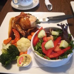Chicken Marsala with Salad Chicken Marsala with Salad