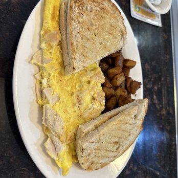 Metro 7 Diner - Turkey and Brie omelet. - Diners Near Me - Latham, New York