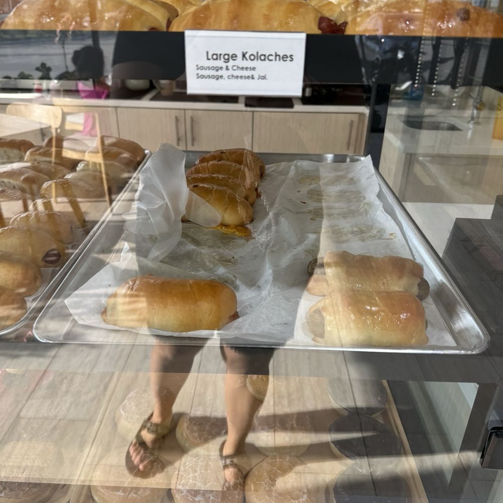 Snowflake donuts - more donuts and kolache - Breakfast & Brunch Near Me - Arcola, Texas