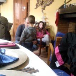 Casa Javier - Comedor junto a la chimenea