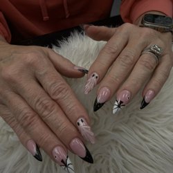 Acryliq Nails