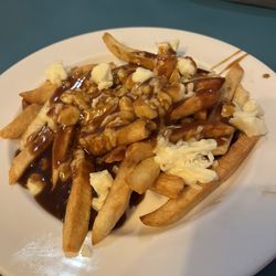 Perth Restaurant & Tavern - Small poutine