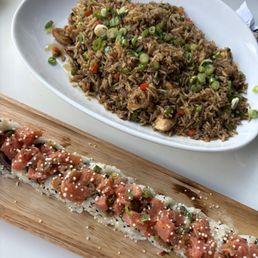 Chicken chaufa and 305 roll Chicken chaufa and 305 roll