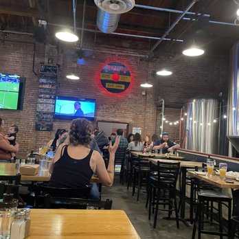Four Peaks Brewing - Decor - Pubs Near Me - Tempe, Arizona