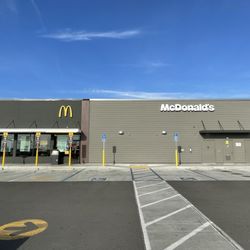 McDonalds - Reserve parking