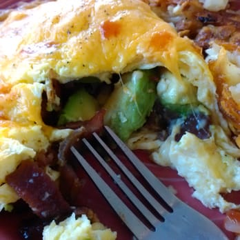 Jongewaard's Bake n Broil - Interior of Omelette - American Near Me - Long Beach, California