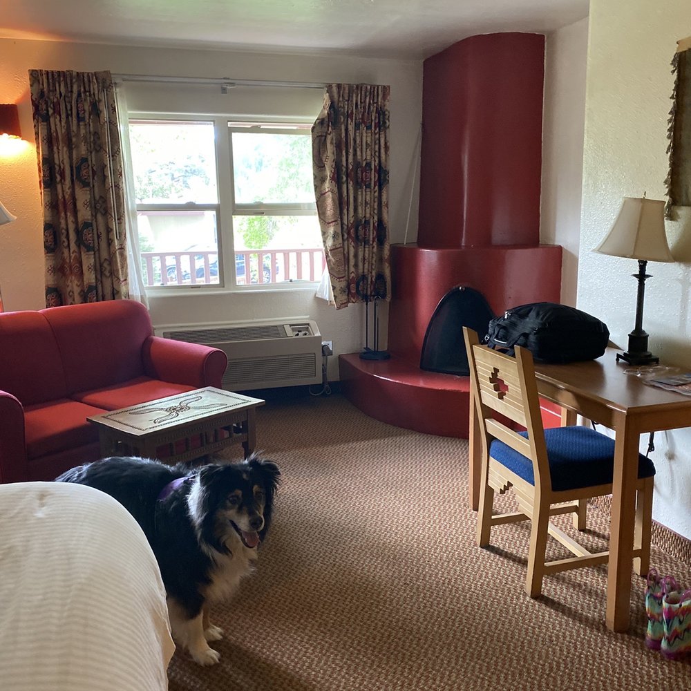 El Pueblo Lodge - Living area - Hotels Near Me - Taos, New Mexico