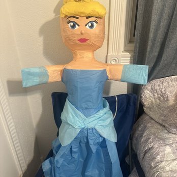 Pinatas Villafan - Cinderella piñata - Party Supplies Near Me - Santa Ana, California