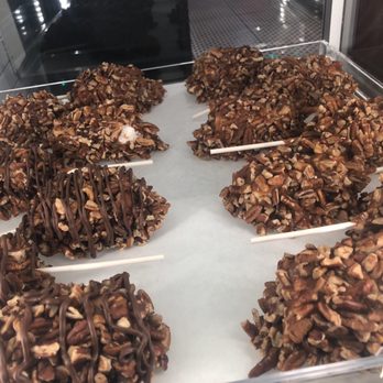 Kilwins Ice Cream - Chocolate - Fudge - Ice Cream & Frozen Yogurt Near Me - Chicago, Illinois