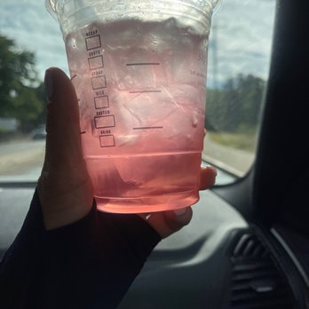 Starbucks - Strawberry açaí refresher - Coffee & Tea Near Me - Hudson, New Hampshire Starbucks - Strawberry açaí refresher - Coffee & Tea Near Me - Hudson, New Hampshire